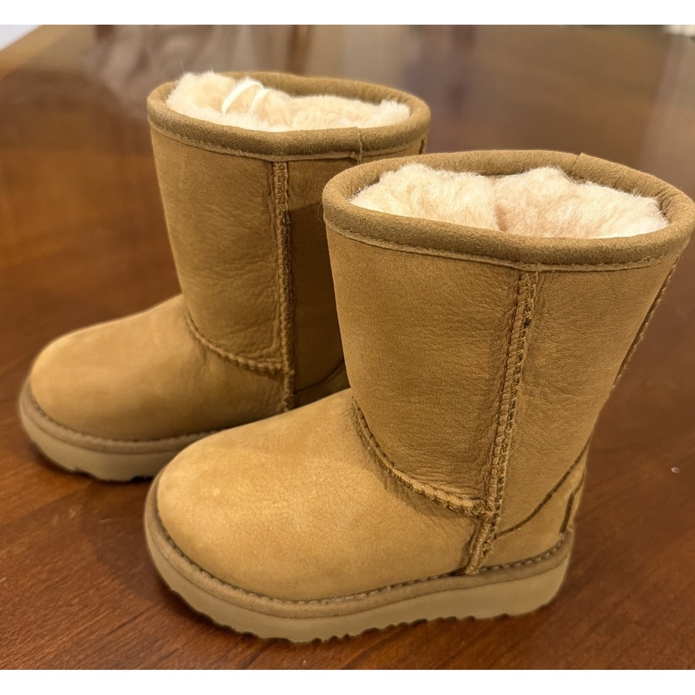 NEW UGG Classic II Weather Short Boot Toddler Chestnut 6C/ UK5/E22 1019646T